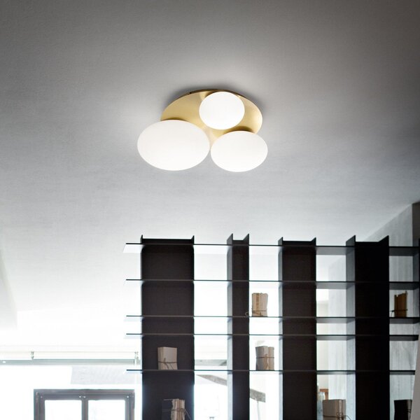 IDEAL LUX Plafonieră Ideal Lux Ninfea, culoare alamă, sticlă opalină, 3 lumini., Auriu / Alamă, Camera de zi / sufragerie, Sticlă, Design, Plafon rotund direct
