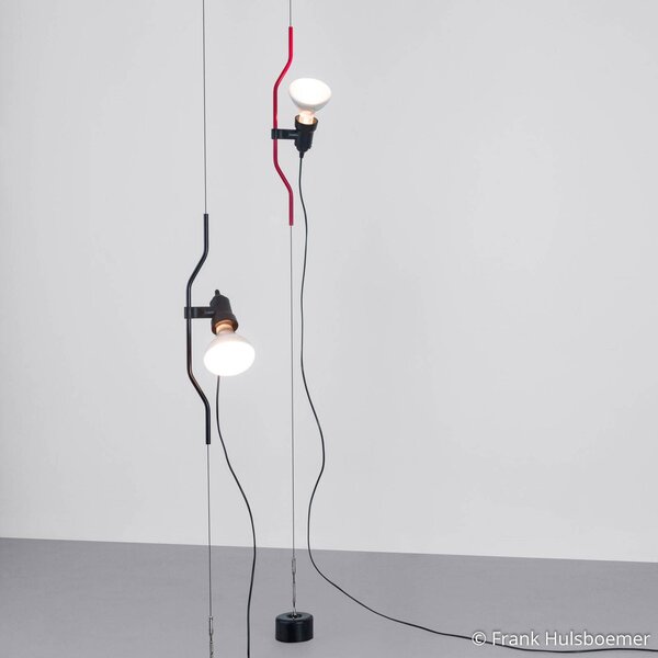 FLOS Parentesi - lampă suspendată verticală, negru, Negru, Camera de zi / sufragerie, Metal, Design, Stand altcineva