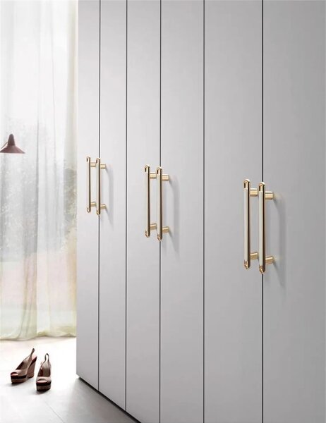 Maner metalic pentru mobilier, model Kelen, distanta dintre gauri = 128 | 224 mm, finisaj auriu lucios/alb