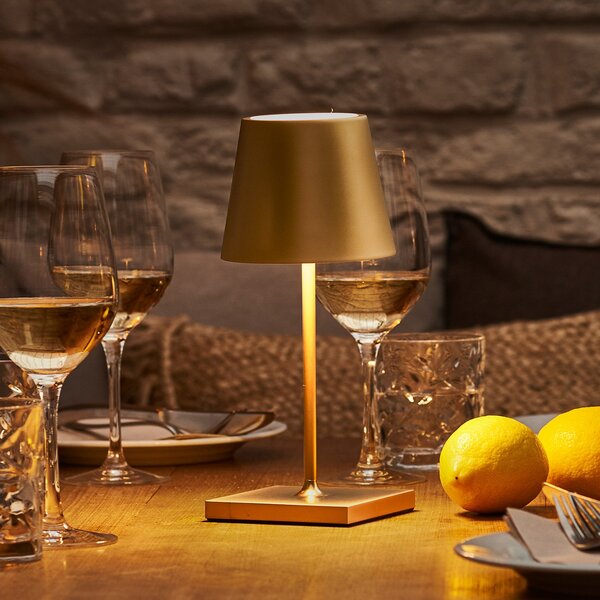 Sigor Nuindie mini LED lampă de masă reîncărcabilă, USB-C, aur, IP54, dimabil, reglabil, Auriu / Alamă, Camera de zi / sufragerie, Aluminiu, Modern
