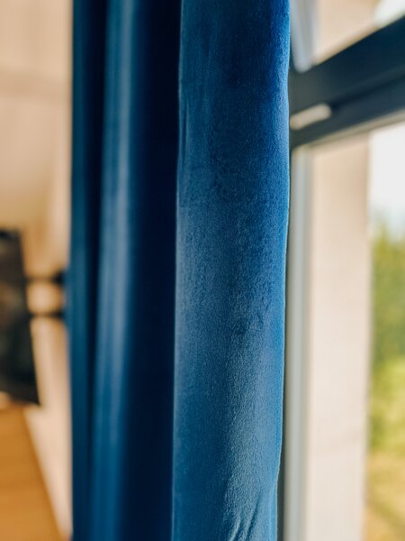 Draperie opaca VELVET albastru regal 140x270 cm Agatat: Rejansa
