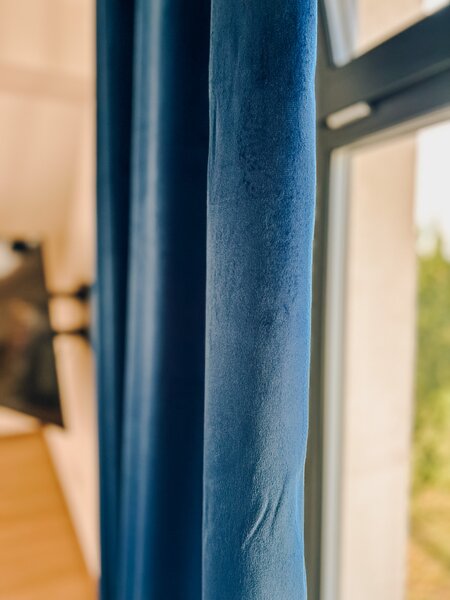 Draperie opaca VELVET albastru regal 140x270 cm Agatat: Rejansa