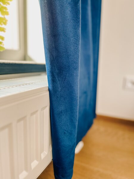Draperie opaca VELVET albastru regal 140x270 cm Agatat: Rejansa