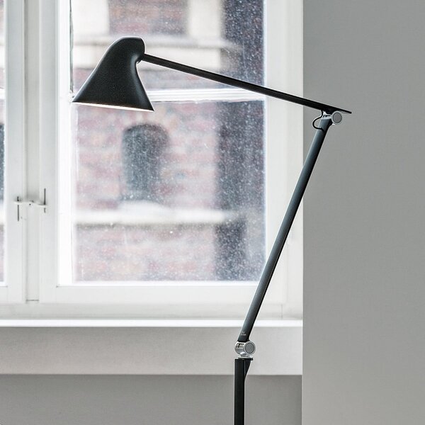 Louis Poulsen NJP lampă de podea LED 2700K negru, reglabil, Negru, Camera de zi / sufragerie, Metal, Design