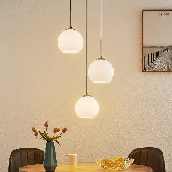 Lindby Lampă suspendată Jurian, Ø 32 cm, 3 becuri, nichel/opal, sticlă, reglabil, Alb, Camera de zi / sufragerie, Sticlă, Modern
