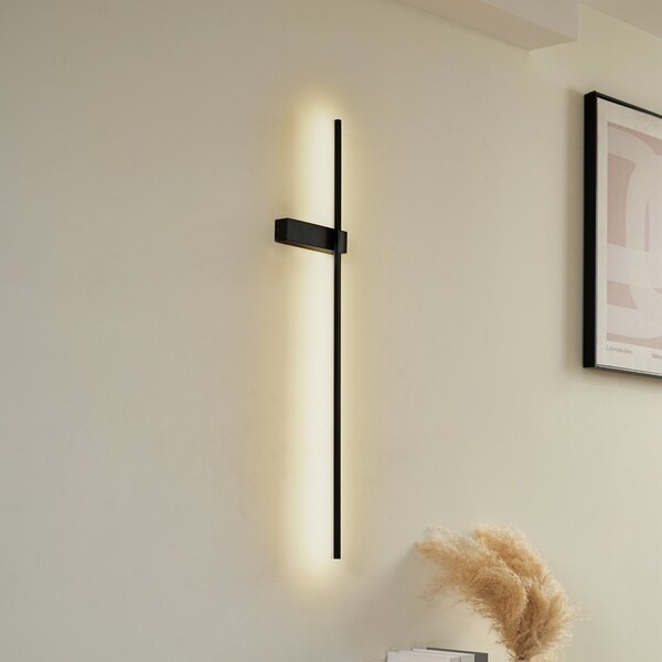 Lindby Aplică de perete LED Natsumi, negru, aluminiu, 90 cm, Negru, Camera de zi / sufragerie, Aluminiu, Modern