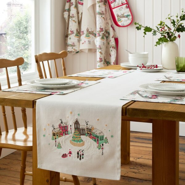 Suporturi pentru farfurii 4 buc. din bumbac 30x46 cm Christmas Town – Catherine Lansfield