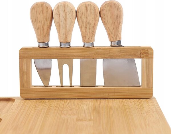 Set platou din bambus pentru servirea brânzeturilor Vilde - include 4 cuțite din inox, design elegant