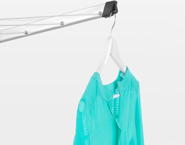 Uscător de rufe argintiu pentru grădină 50 m Lift-o-Matic Advance – Brabantia