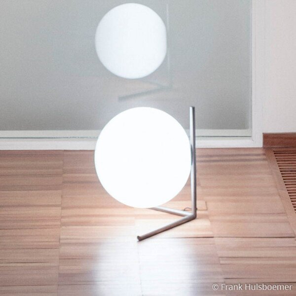 FLOS Lampa de masă IC T2, crom, reglabil, Metalic, Camera de zi / sufragerie, Sticlă, Design