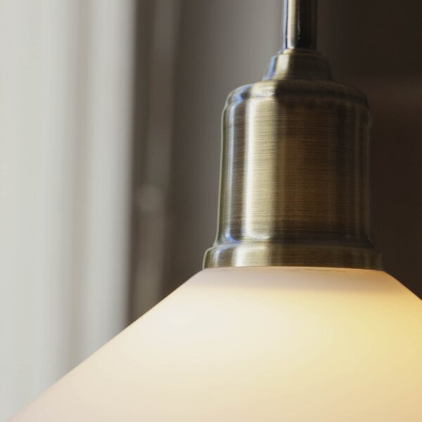 Markslöjd Lampă suspendată Vela, alb/alamă veche, sticlă/fier Ø 25 cm fișă, Alb, Camera de zi / sufragerie, Sticlă