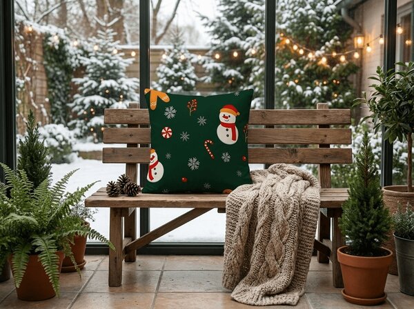 Husa de pernita din microfibra SNOWMAN AND GINGERBREAD 45x45 cm, verde