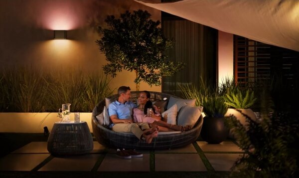 Aplică LED RGBW dimabilă de exterior Philips Hue DYMERA 2xLED/10,2W/230V IP44