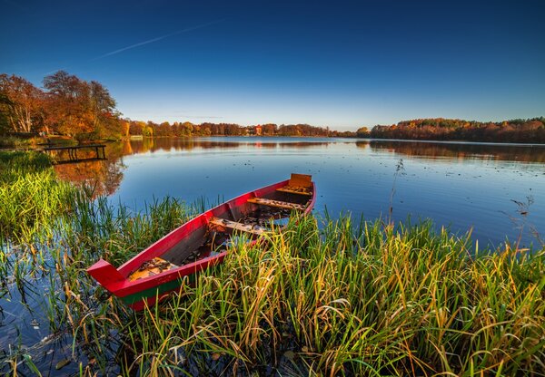 Fototapet - Barca pe lac (147x102 cm)
