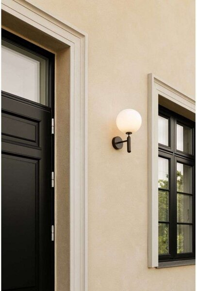 Nuura Aps Aplica de perete pentru exterior Miira, Ø 20 cm, bronz închis/opal, reglabil, Bronz / Alamă Veche, Metal, Scandinavă