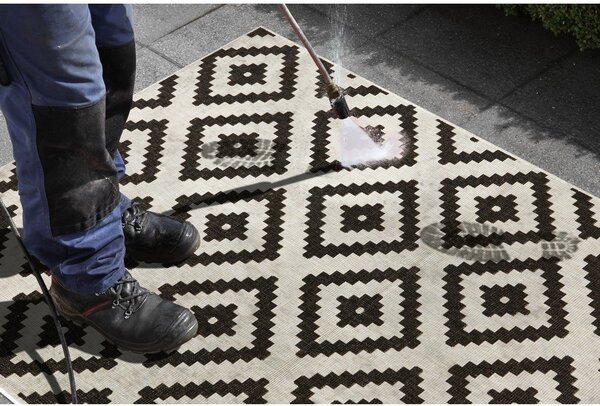 Covor adecvat pentru exterior NORTHRUGS Malta, 80 x 150 cm, negru - crem