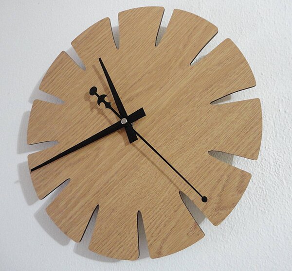 Ceas de perete din lemn, un cadou elegant pentru interior - SPECTRA