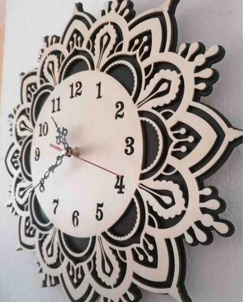 Ceas modern din lemn cu design floral | USVIT