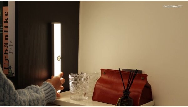 Corp de iluminat LED reîncărcabil cu senzor pentru corpuri de mobilă Aigostar LED/4W/5V 4000K