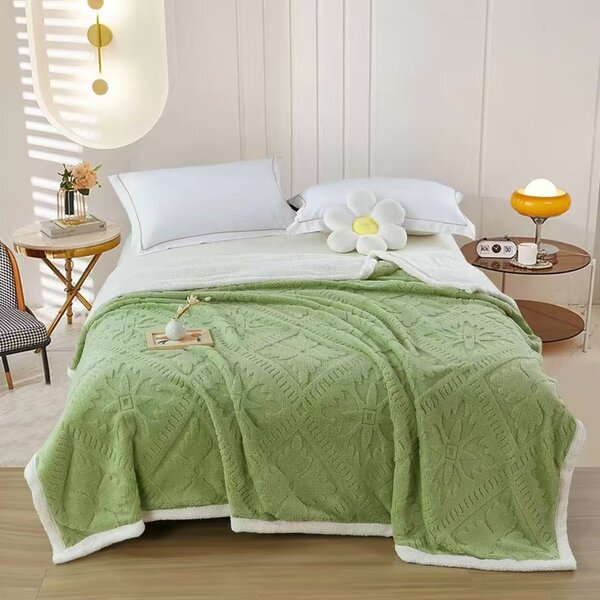 Pătură Cocolino cu blăniță Sherpa, model Romb Floral Embosat, Verde Deschis, 200 × 230 cm