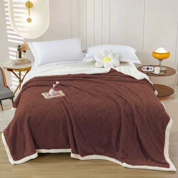 Pătură Cocolino cu blăniță Sherpa, model Romb Floral Embosat, Maro, 200 × 230 cm