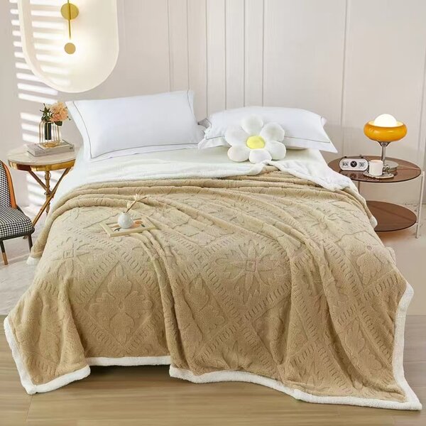 Pătură Cocolino cu blăniță Sherpa, model Romb Floral Embosat, Bej, 200 × 230 cm
