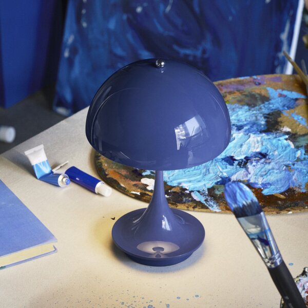 Louis Poulsen Panthella PORTABLE 160 V3, albastru indigo opac, reglabil, Albastru, Camera de zi / sufragerie, Plastic, Design