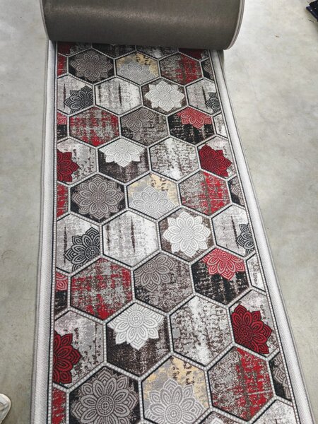 Traversa ZARRA 01608, GREY Model FAGURI Imprimat, Tesatura Plata, Latime 0.6m, Marime 60 x 200 cm, Gri , Maro si Grena Festonata / Surfilata / Tivita