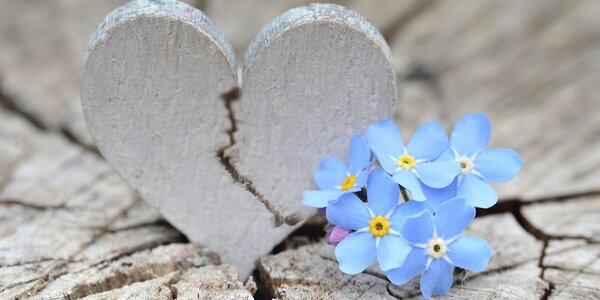 Tablou inimioară pe lemn vechi