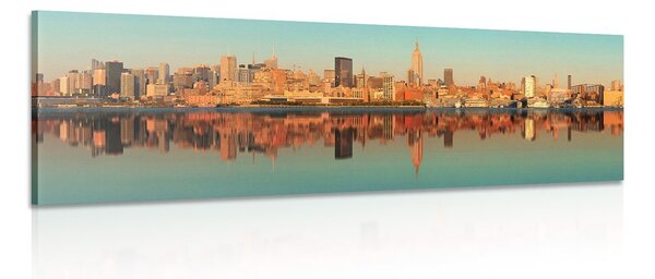 Tablou fascinantul New York reflectat în apă