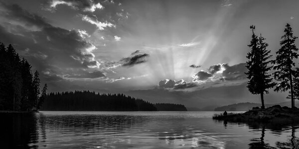 Tablou lac de munte alb-negru