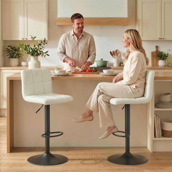 HOMCOM Set 2 Scaune de Bar din Piele PU cu Suport pentru Picioare, Scaune Rotative, Bucătărie, Crem | Aosom Romania