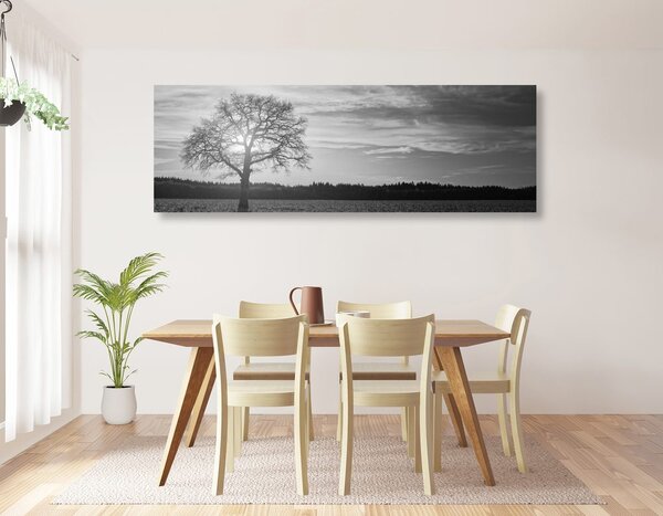 Tablou copacul singuratic în design alb-negru