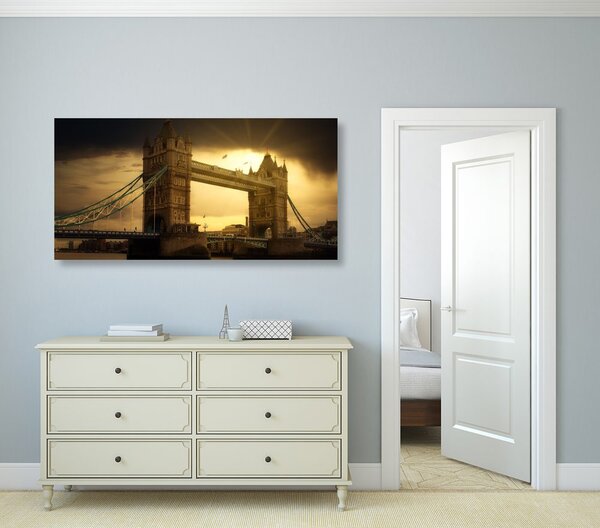Tablou apus de soare deasupra Tower Brige