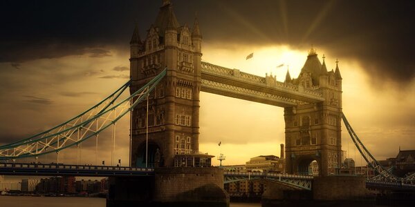 Tablou apus de soare deasupra Tower Brige