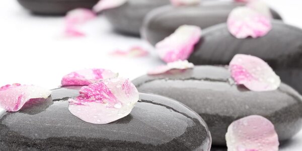 Tablou pietre de wellness cu petale
