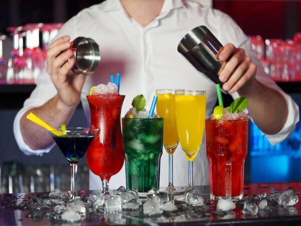 Set ustensile barman cu suport si 12 piese, CHESTER, pahar masura, cleste gheata, Cocktail Shaker 750 ml, bambus si otel