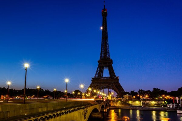 Tablou Turnul Eiffel noaptea