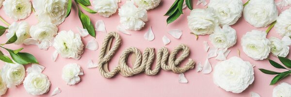 Tablou cu inscripție Love în design romantic