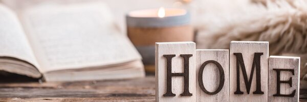Tablou litere din lemn cu inscripție Home