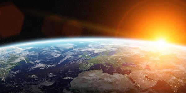 Tablou vedere la planetă din univers