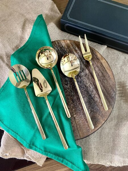 Set ustensile servire 5 bucati Allegra Auriu 23.5 cm