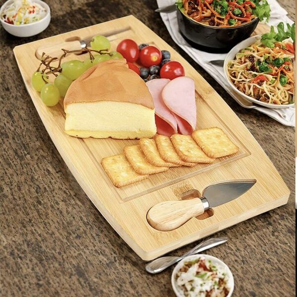 Platou din bambus pentru prezentare si servire branzeturi Pufo Cheese cu 2 accesorii incluse, 33 cm