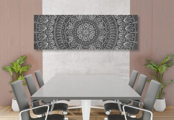 Tablou Mandala desenată manual în design alb-negru