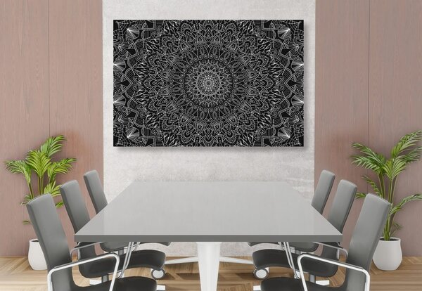Tablou Mandala decorativă detaliată în design alb-negru