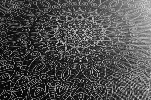 Tablou Mandala decorativă detaliată în design alb-negru