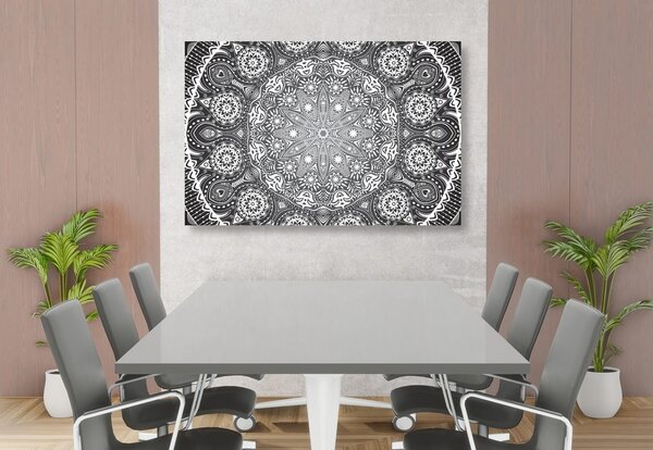 Tablou Mandala ornamentală cu dantelă în design alb-negru