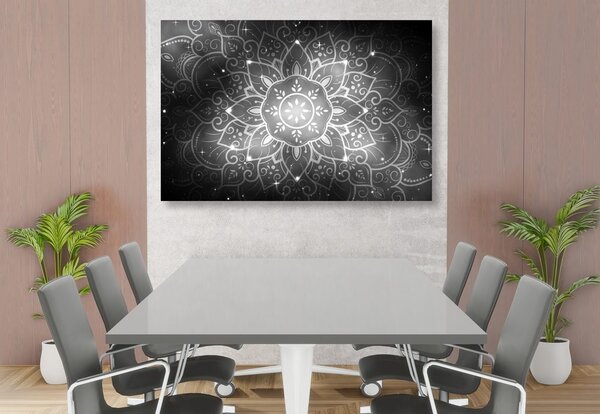 Tablou Mandala cu fundal galactic în design alb-negru