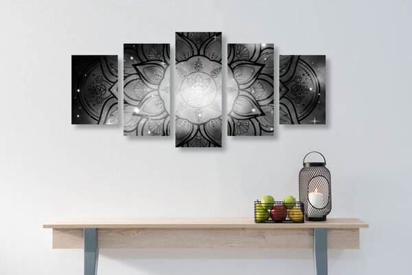Tablou 5-piese Mandala cu un fundal de galaxie în design alb-negru