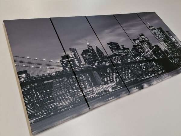Tablou 5-piese pod fermecător din Brooklyn în design alb-negru